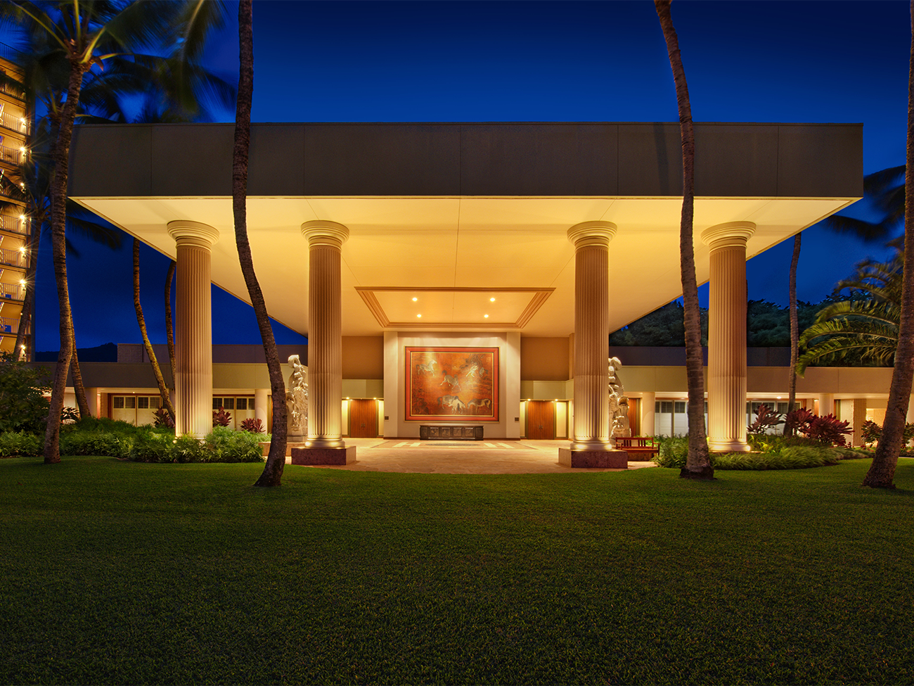 Resort Grounds - Kauai Court
